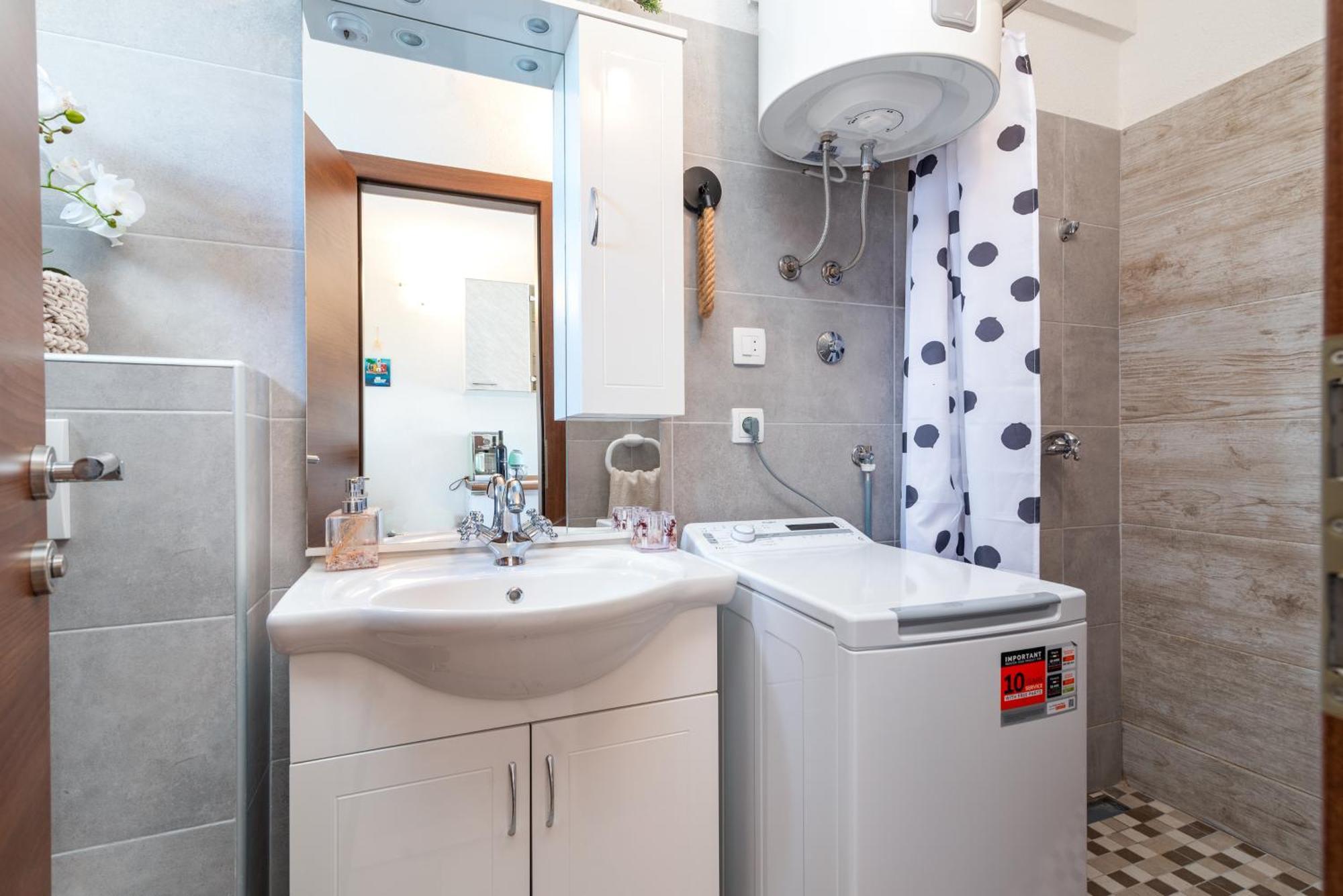 Studio Apartment Dona Трогир Екстериор снимка