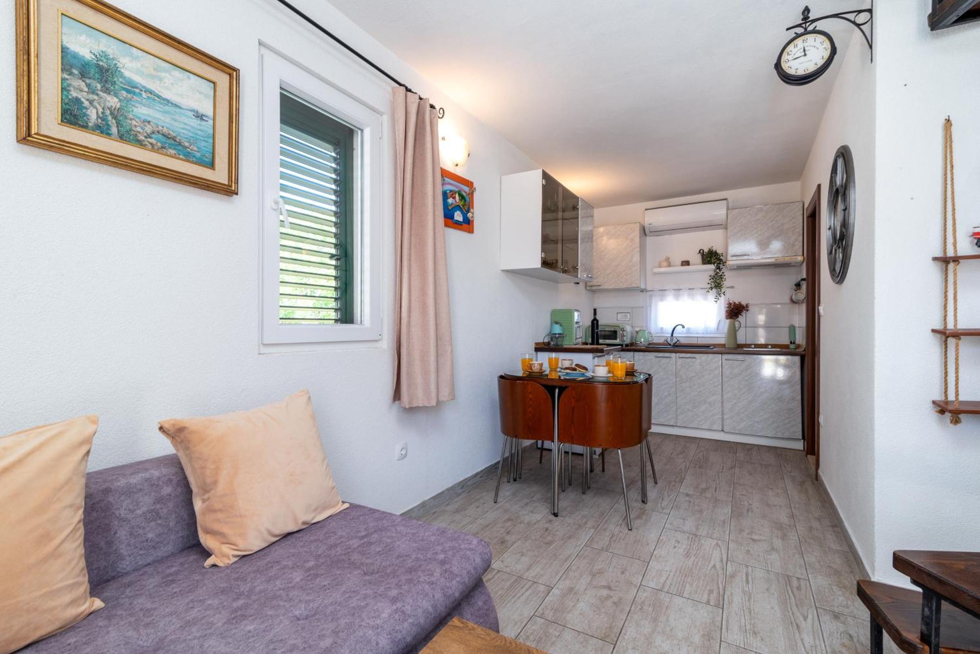 Studio Apartment Dona Трогир Екстериор снимка