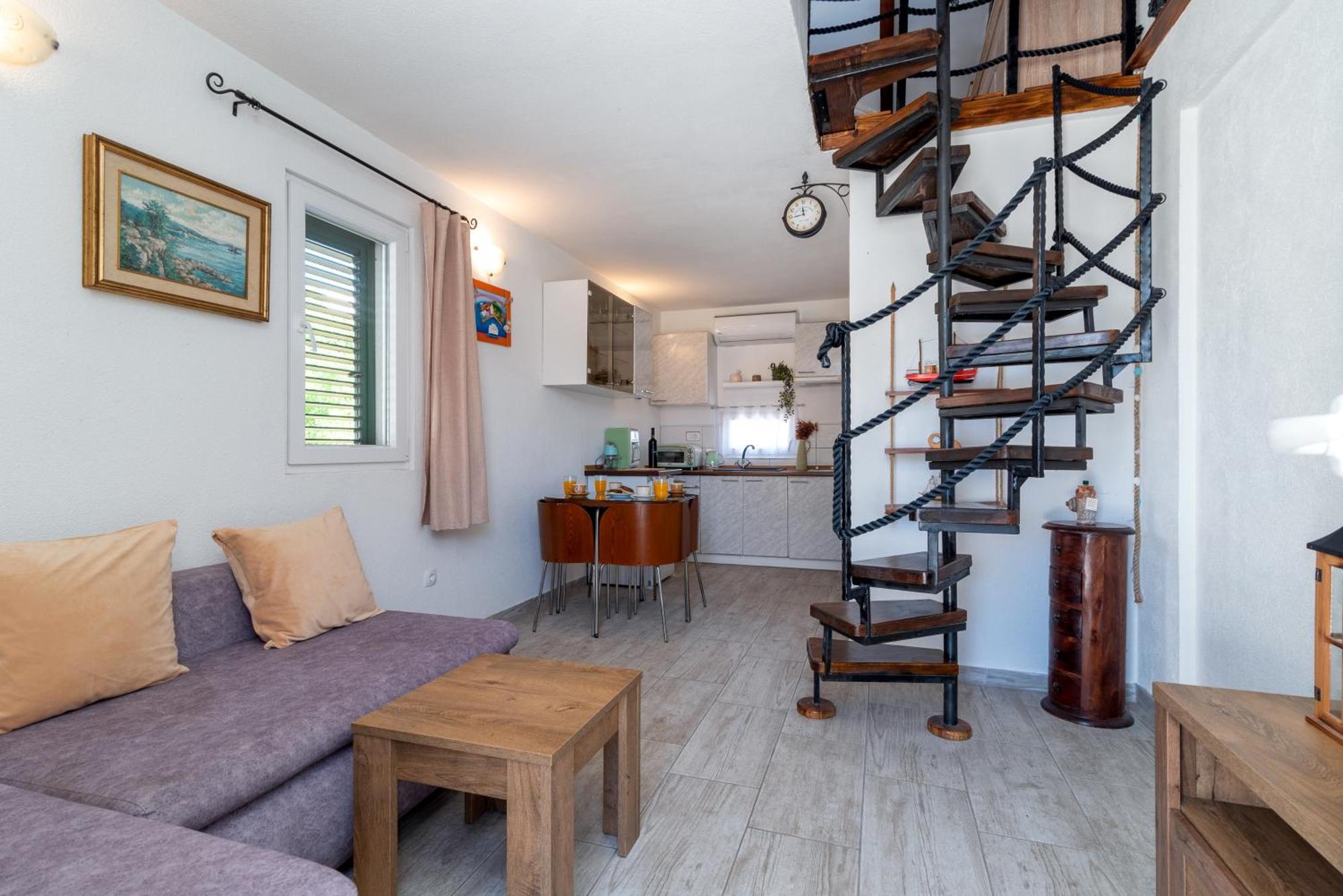 Studio Apartment Dona Трогир Екстериор снимка